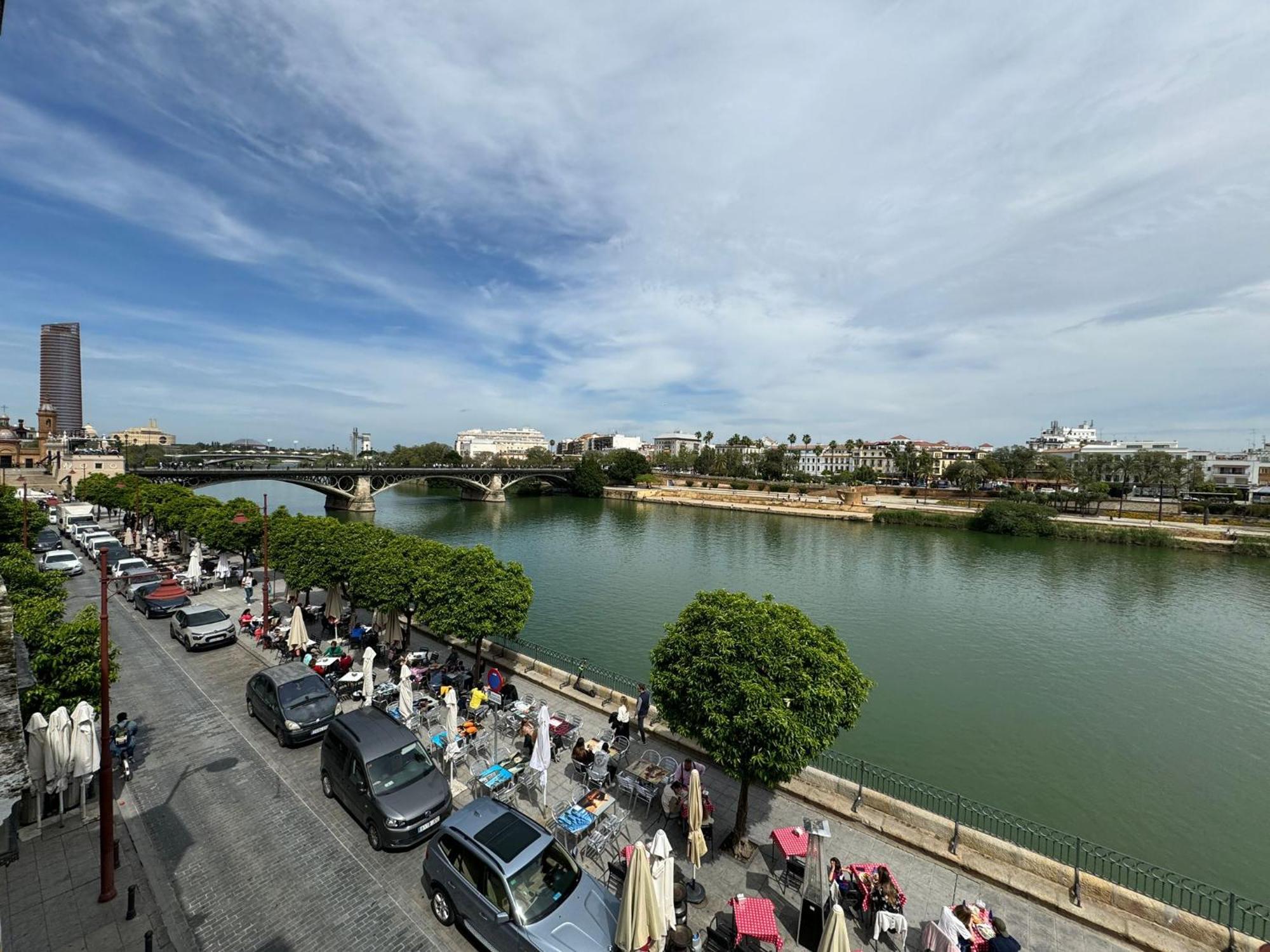 Wonderful Duplex In Calle Betis Sevilha Exterior foto